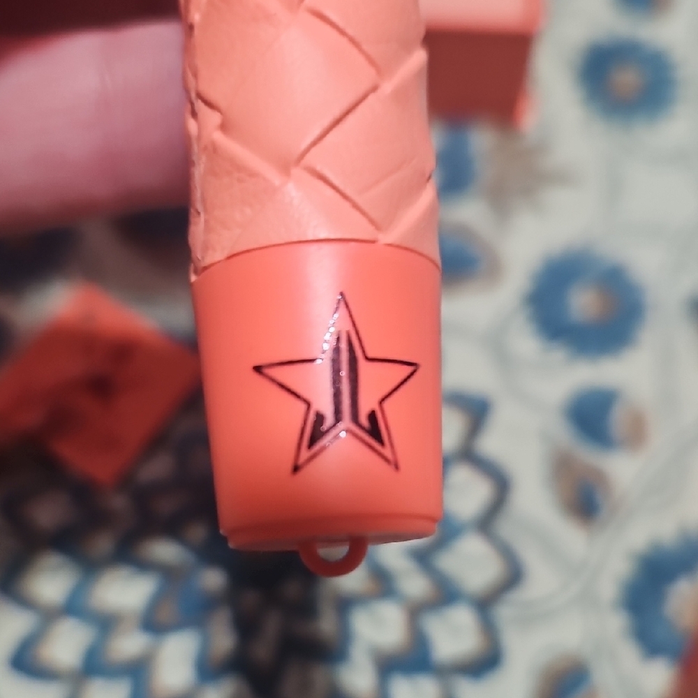 Jeffree Star's Brown Mascara Woven Coral Vegan Leather Tube & Detachable Tassle - Picture 7 of 7